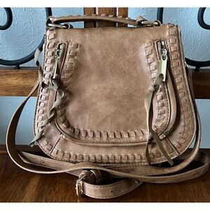Urban Expressions Khloe crossbody bag in EUC.